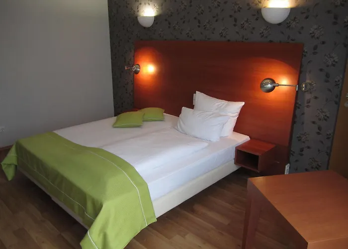 Prima Schloss מלון 3*